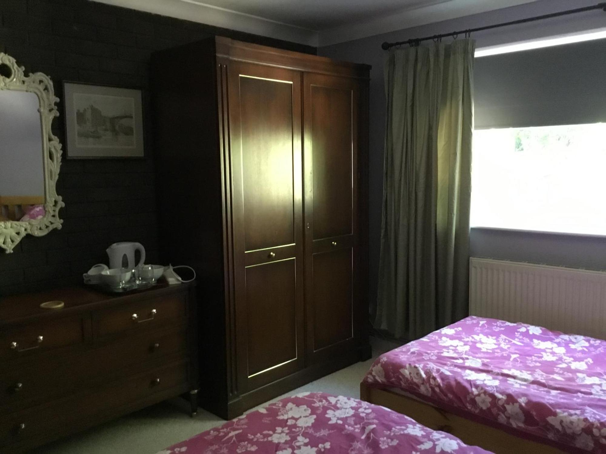 Lowri Cottage Hotel Shenstone المظهر الخارجي الصورة